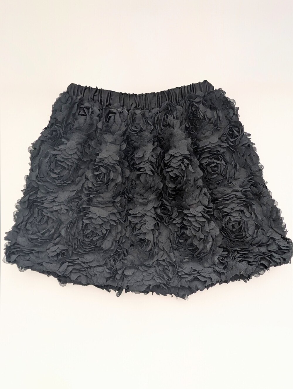 Girls (Size 10/12-Large) Black 3D Rosette/Rose-Textured Elastic Waist Mini Skirt